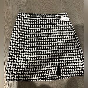 Old Navy Black and White Houndstooth Lined Mini Skirt - NWT - Size Small